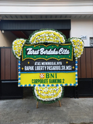 Papan Bunga Duka di Cilayang