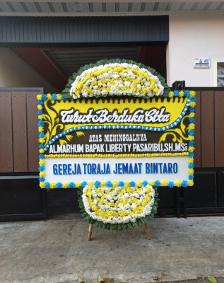 Papan Bunga Duka di Cilayang